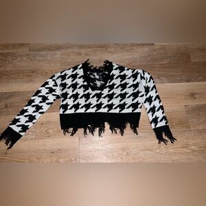 Boohoo Black & White Houndstooth Fringe Crop Sweater